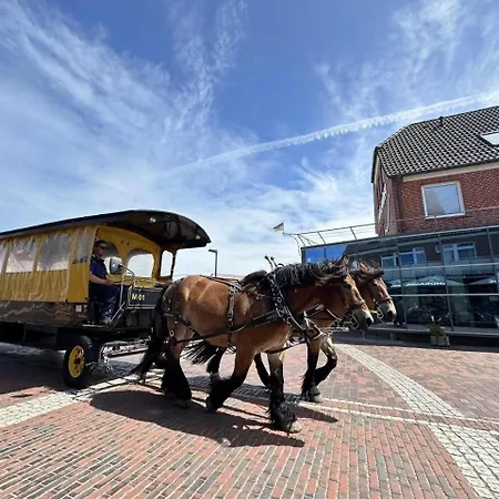 Luettje Mima Im Haus Abert *